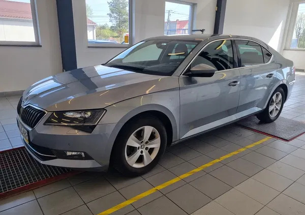 mazowieckie Skoda Superb cena 83000 przebieg: 128000, rok produkcji 2018 z Wągrowiec